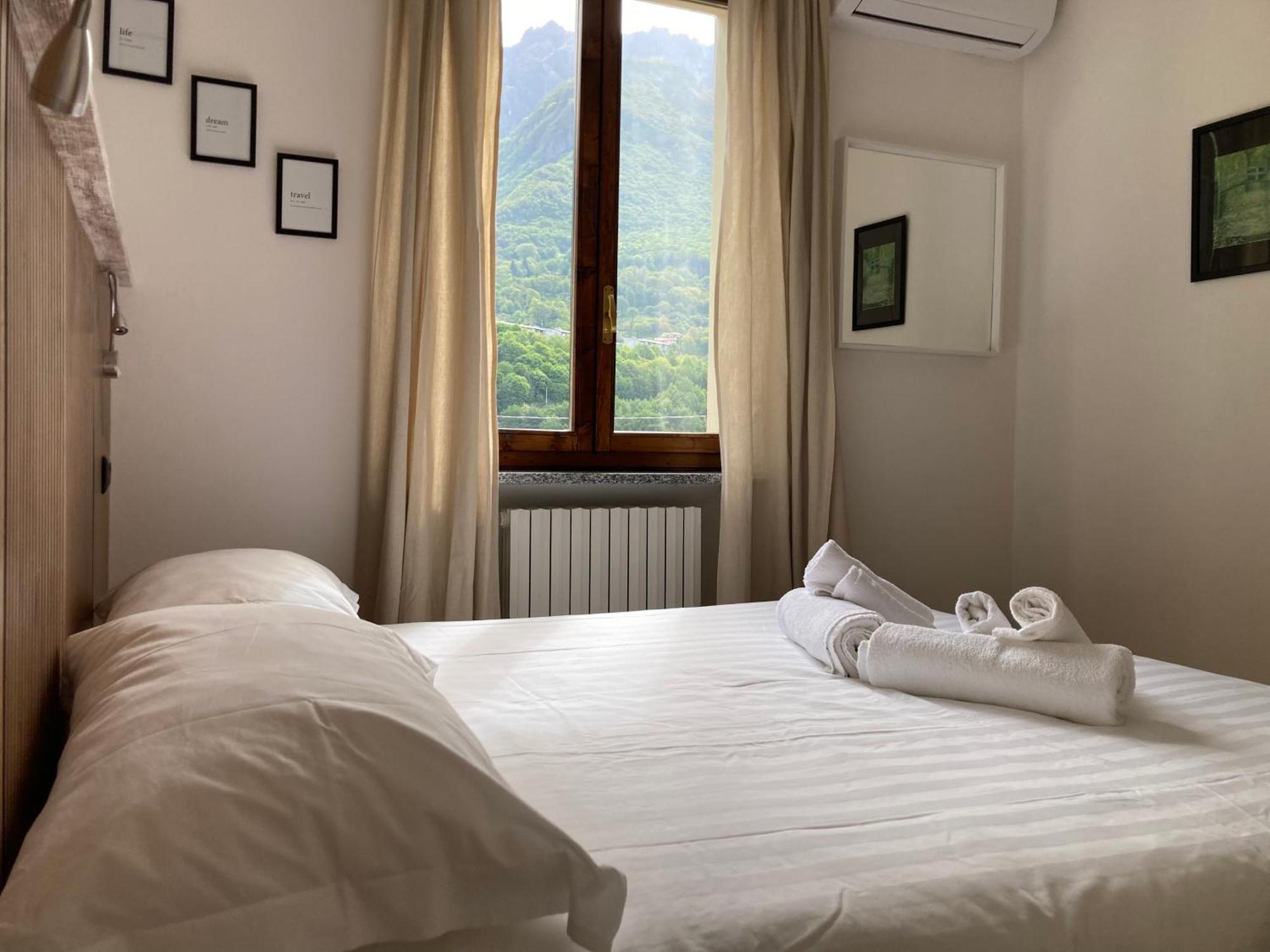 Villa Sasso Cavallo مانديلو ديل لاريو المظهر الخارجي الصورة