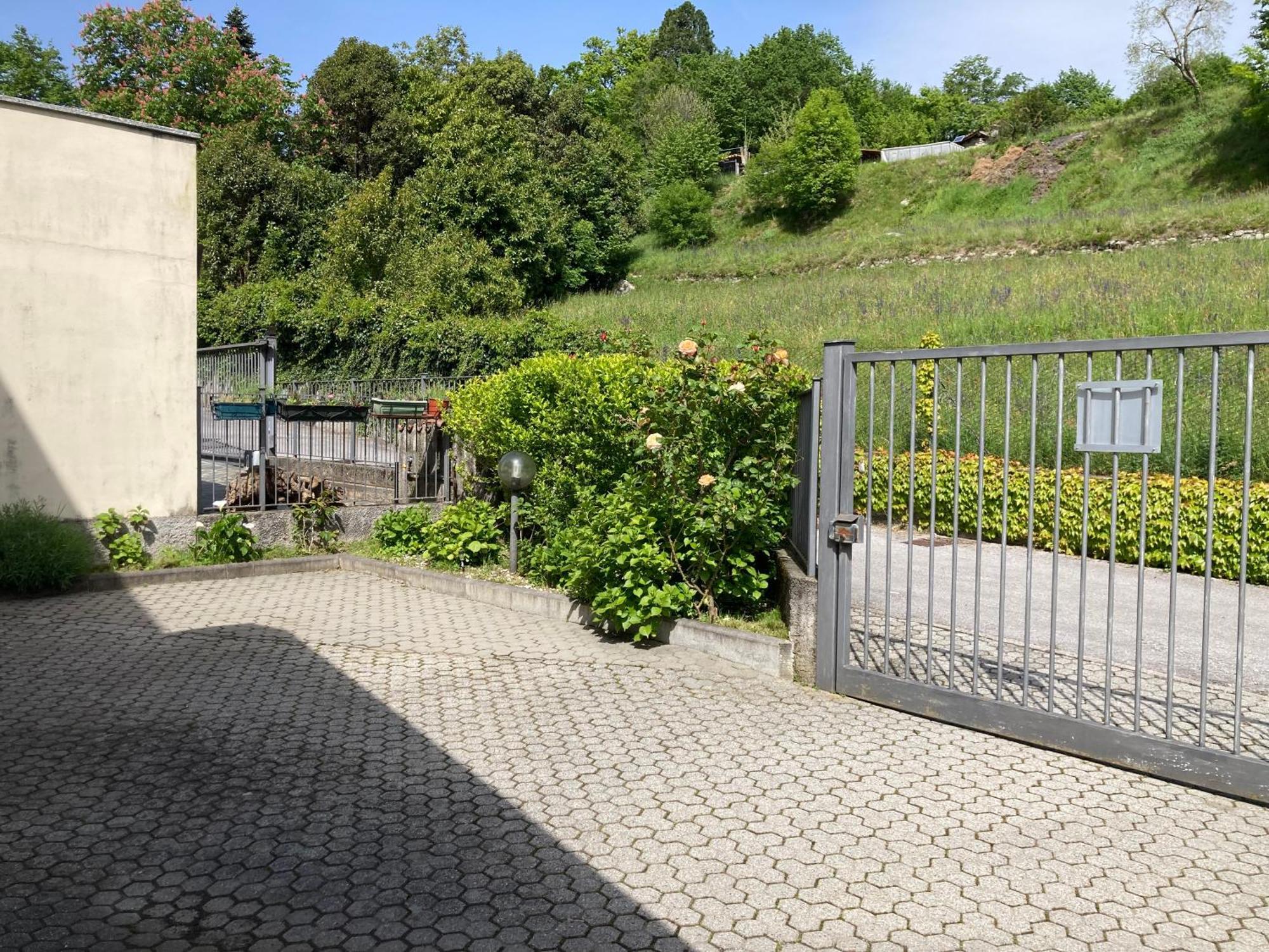 Villa Sasso Cavallo مانديلو ديل لاريو المظهر الخارجي الصورة